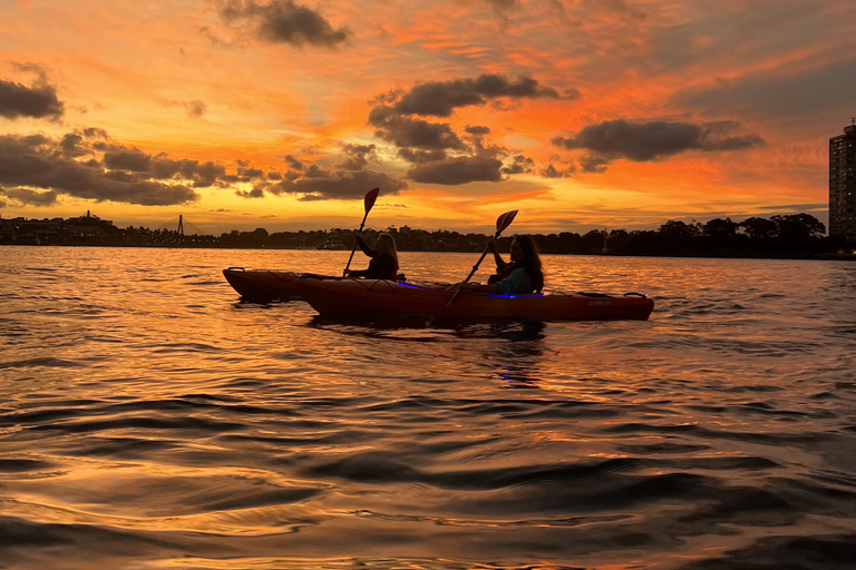 Sydney : Excursion en kayak au coucher du soleil sur le port de SydneySydney : Excursion en kayak au coucher du soleil sur le port de Sydney - Kayak simple