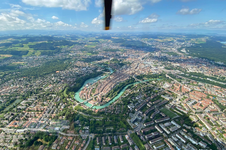 Bern: Exclusive Helicopter-Tour for 4 over the Swiss Capital