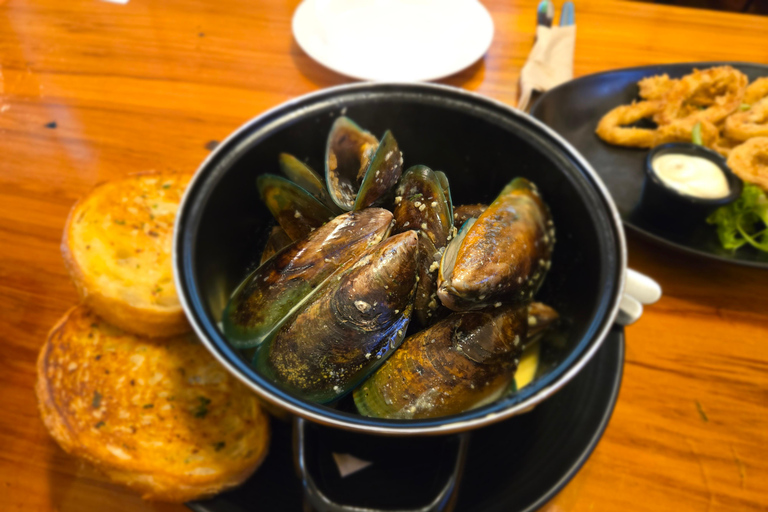 Devonport: Guided Food & History Walking Tour