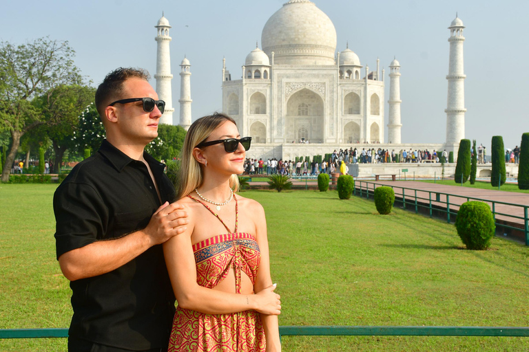 Von Delhi aus: Taj Mahal Sunrise Tour mit Elephant SOS