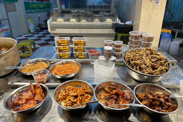 Lokaal eten in HanoiHanoi Local Street Food Experience - privétour