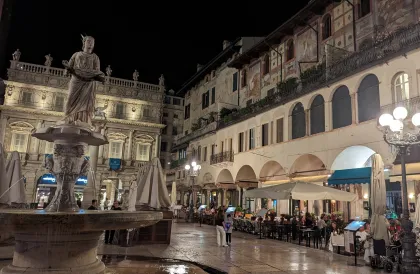 Verona: Rundgang durch die Nacht mit 9+ Sehenswürdigkeiten erklärt