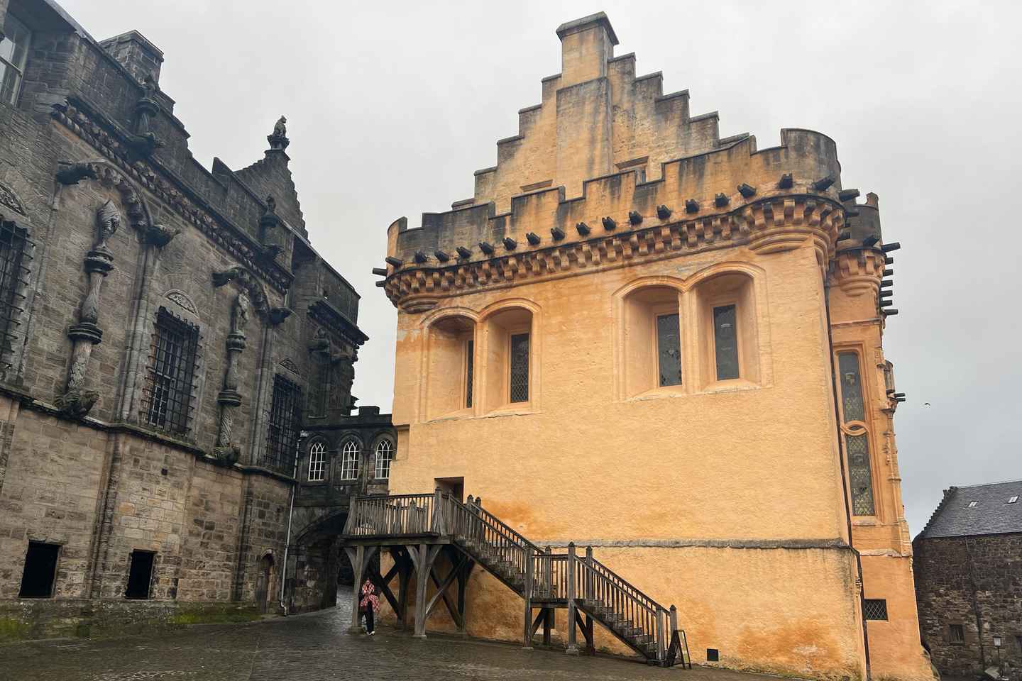 斯特灵城堡、特罗萨克斯国家公园与罗蒙湖豪华专车游