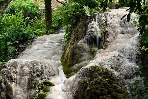 Geniet van de Sticky Waterval & Chet Si Fontein Nationaal Park