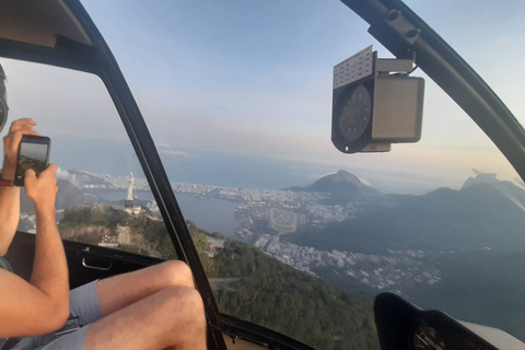 Excursión privada en helicóptero - Río de janeiro en 30minExcursión privada en helicóptero - 30min (com traslado)