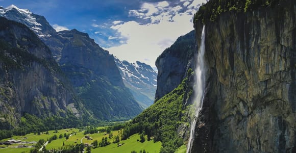 Interlaken: Lauterbrunnen + Trümmelbach Falls Tour