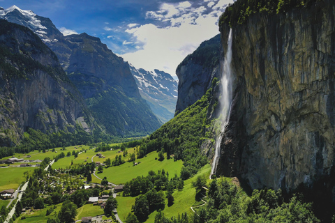 Interlaken: Lauterbrunnen Waterfall Tour with Pickup