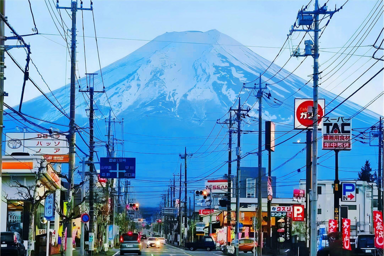 Tokyo : Excursion d'une journée au Mont Fuji, au lac Kawaguchi et à la source d'eau chaude de Yamanaka7:30 Prise en charge et dépôt à l'hôtel/BnB