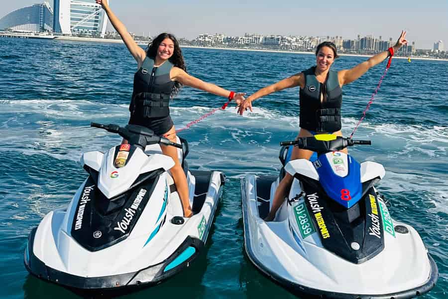 Dubai: Jetski-Tour am Burj Al Arab mit kostenlosen Fotos und Videos. Foto: GetYourGuide