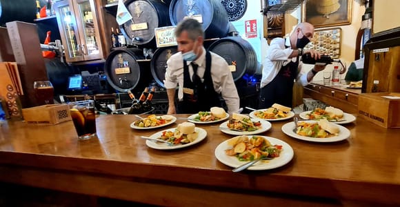 Granada: Spanish Tapas Tour with Local Guide. All included.