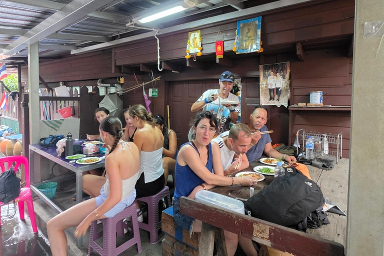 Bangkok: Hidden Gems Bike Tour to Street Food