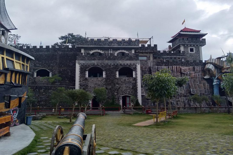 Yogyakarta: 5-Day Dieng Plateau Tour with Jeep Ride The Beauty of Yogyakarta and Dieng Plateau 5D4N Tour Package