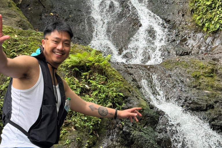Oahu: Waterfall Hike via Scenic South Shore Drive