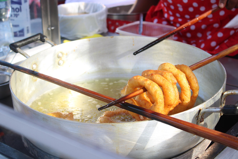Tour: Culinary Experience at Local Markets and Water Park in Lima We explore the real Lima: local stalls, history, and Peruvian flavors.