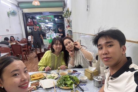 Da Nang: Michelin-Rated Street Food Tour by Scooter