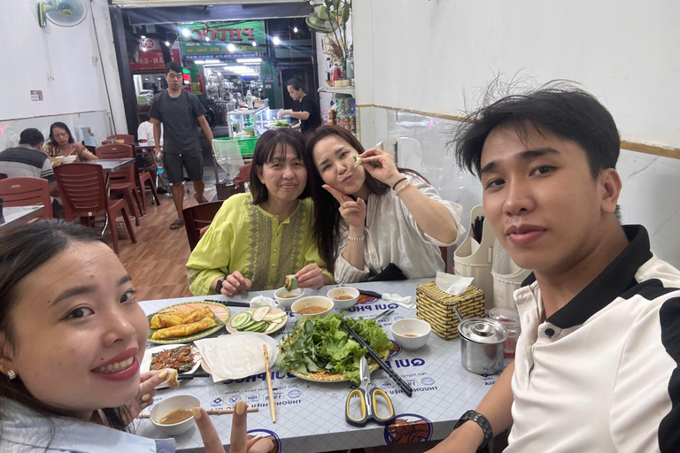 Da Nang: Michelin-Rated Street Food Tour by Scooter