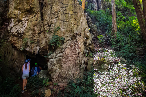 Chiang Mai: boottocht en fietsen naar Sticky Waterfall