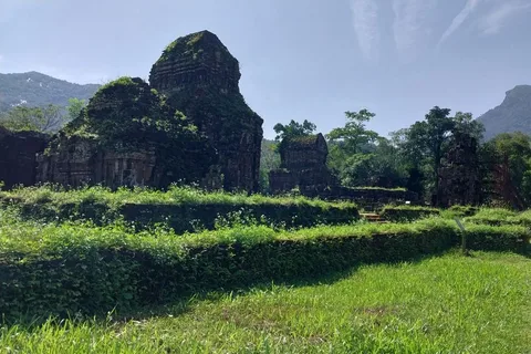 Hoi An: Visita guiada al Santuario de My Son con paseo en barco y almuerzo