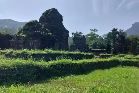 Hoi An: Visita guiada al Santuario de My Son con paseo en barco y almuerzo