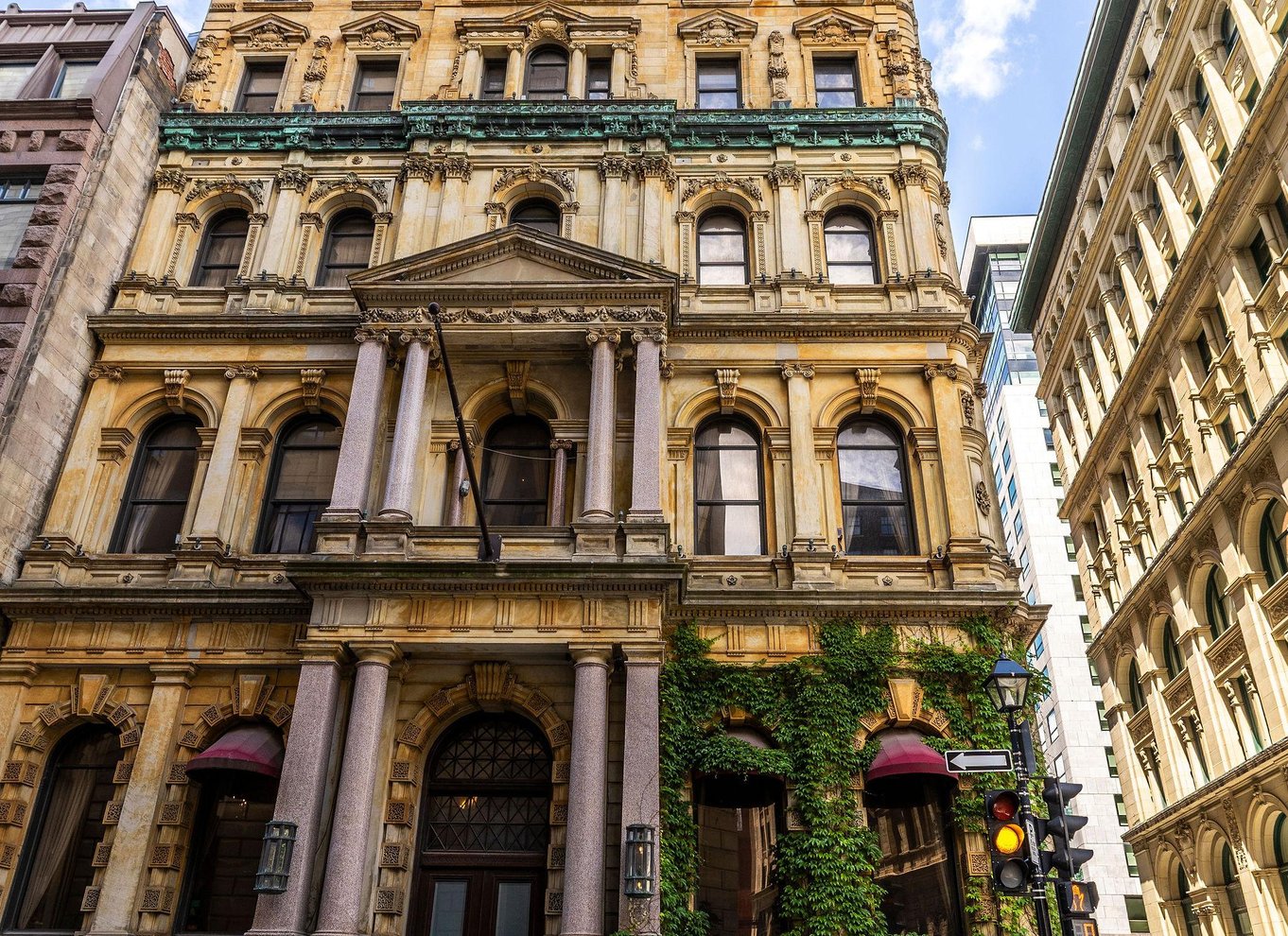 Byvandring i Old Montreal | Mellemstor gruppe (højst 14) med FITZ