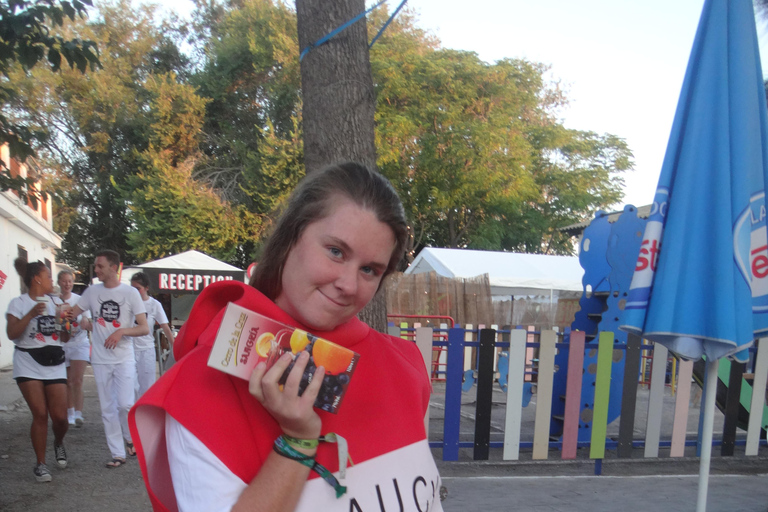 Madrid: : La Tomatina Day Trip to Buñol with Party Access