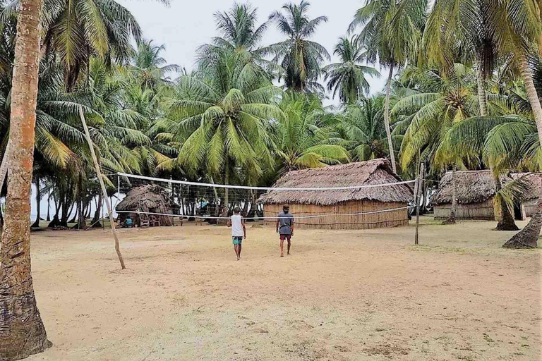 San Blas Islands Overnight: Private Cabin w/ Private Bath