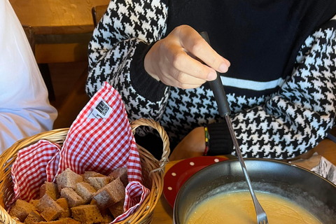 Vandringsdag i de schweiziska alpernaSnöskovandring och fondueäventyr i de schweiziska alperna