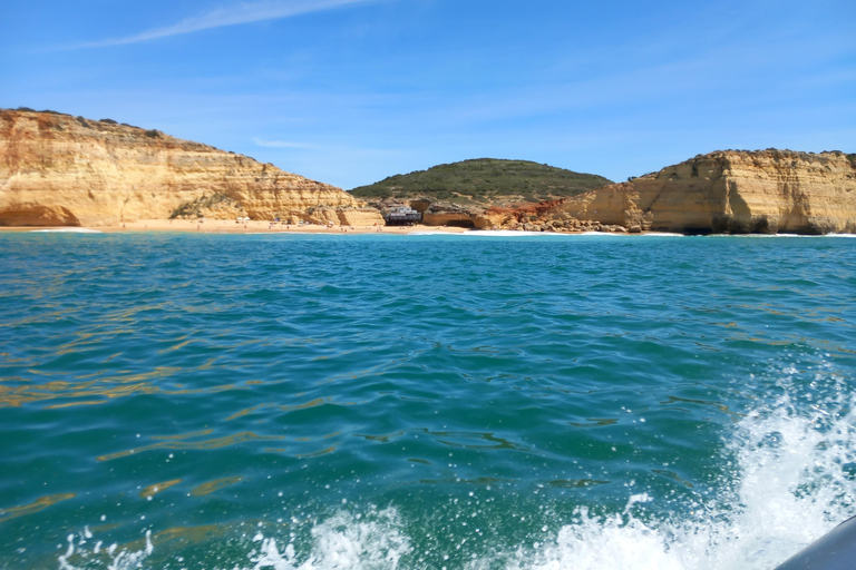 Lissabon: Algarve Coast Tour inklusive Bootstour zu den Höhlen