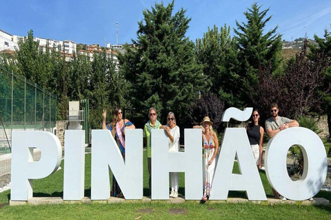 Porto: Tour dei 2 vigneti della Valle del Douro con pranzo e crociera sul fiume