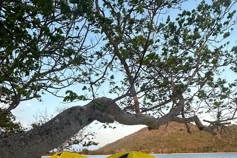Lombok: excursión de 2 días de acampada a las islas Gili con snorkel
