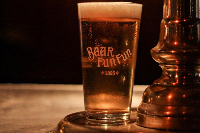 Montevideo: Tango class at the historic Baar Fun Fun, since 1895