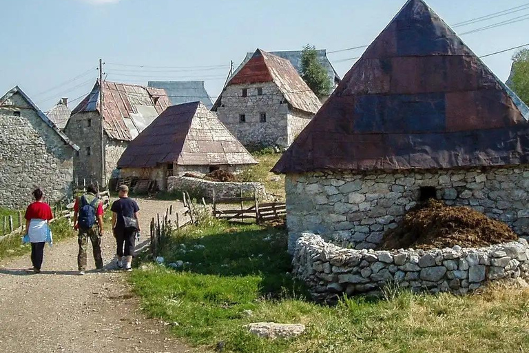 From Sarajevo: Hiking Tour to Lukomir Village From Sarajevo: Private hiking tour to Lukomir Village