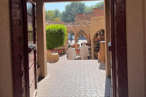 Muscat: Dagsutflykt till Nizwa Souq, Fort &amp; Jabel Akhdar + lunch