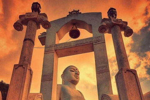 Kandy: Night Tour with Boat Safari, Cultural Show & Temples