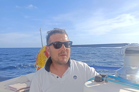 Cagliari: Sailboat tour with aperitif around the Devil's Saddle Devil's Saddle: 3-hour sailing tour, aperitif around the Saddle