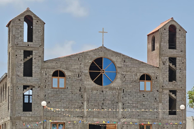 From Santiago: 3-Day Maio Trip with Jeep Safari & Boat Ride 2–12 Participants