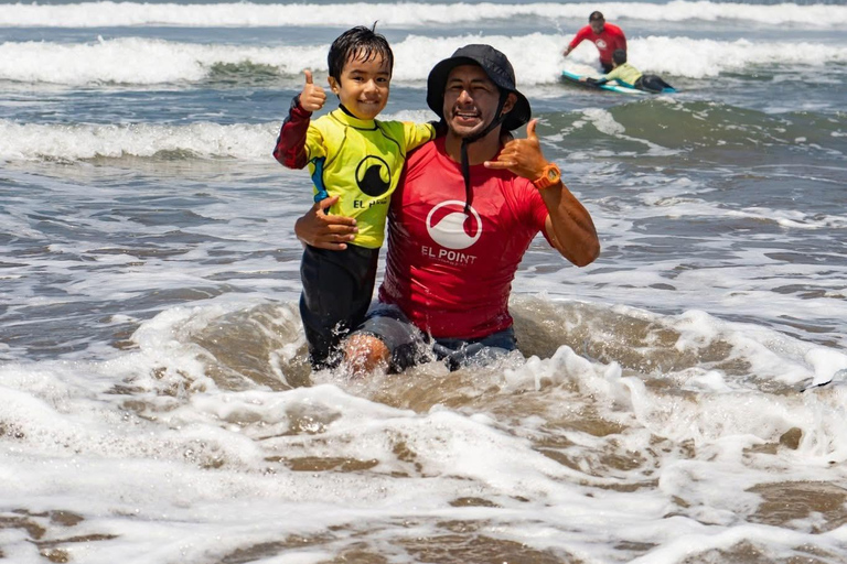 Chiclayo: Surfing Lessons for Beginners and Advanced Surfers Chiclayo: Beginner and Advanced Surfing Lessons