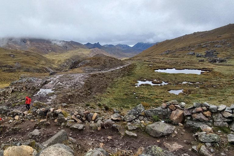 Huayhuash: Huayhuash Range 4-Day Hiking Tour