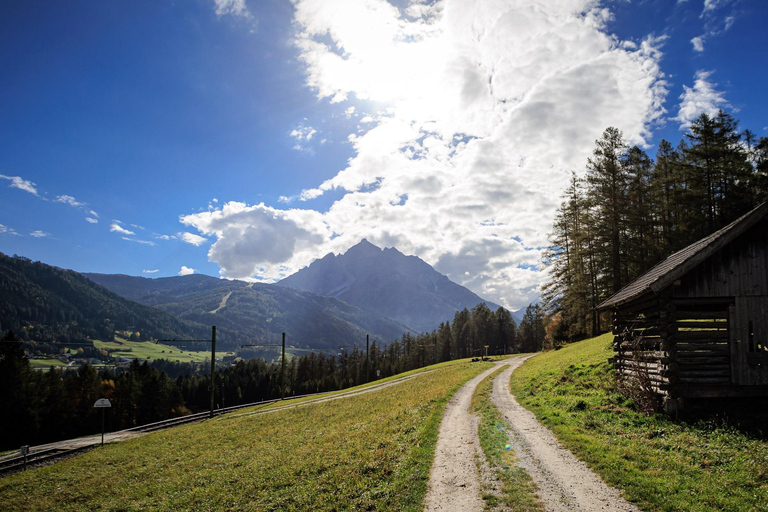 Innsbruck: Top-Class Guided E-Bike Panoramic Tour Innsbruck: Premium Guided Panoramic E-Bike Tour