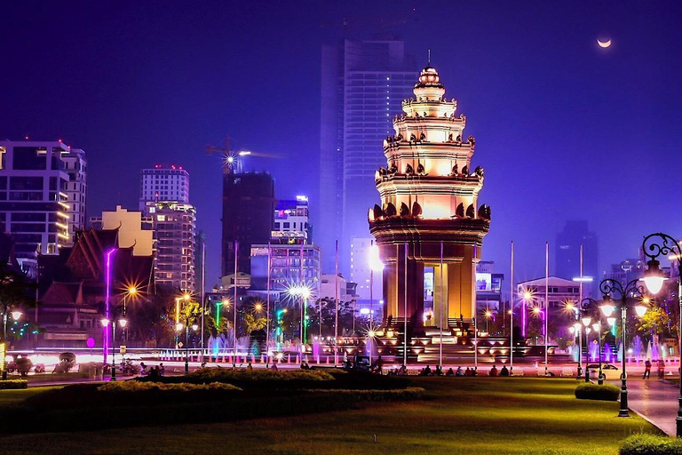 Phnom Penh: 10 Iconic Evening City Highlights by Tuk-Tuk