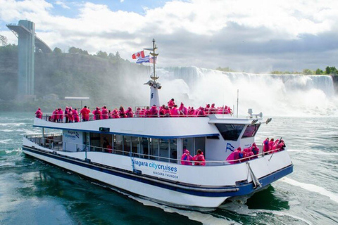 Toronto: Tour delle Cascate del Niagara, crociera e viaggio dietro le cascateToronto: Tour delle cascate del Niagara, crociera e viaggio dietro le cascate