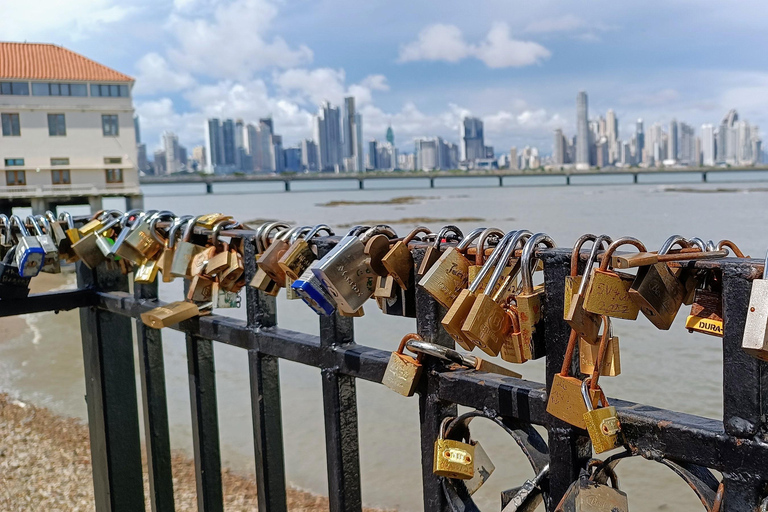 Panamá: Recorrido por la ciudad en escala con un guía localEscala en Panamá Visita a la ciudad y al Canal