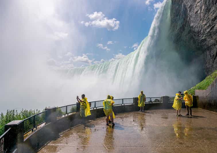 Niagara Falls: Skylon Tower & Journey Behind the Falls Tour