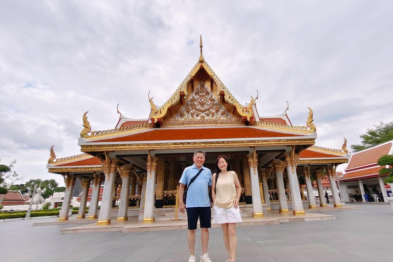 Bangkok's incredible Nightlife Tour by Private Tuk Tuk