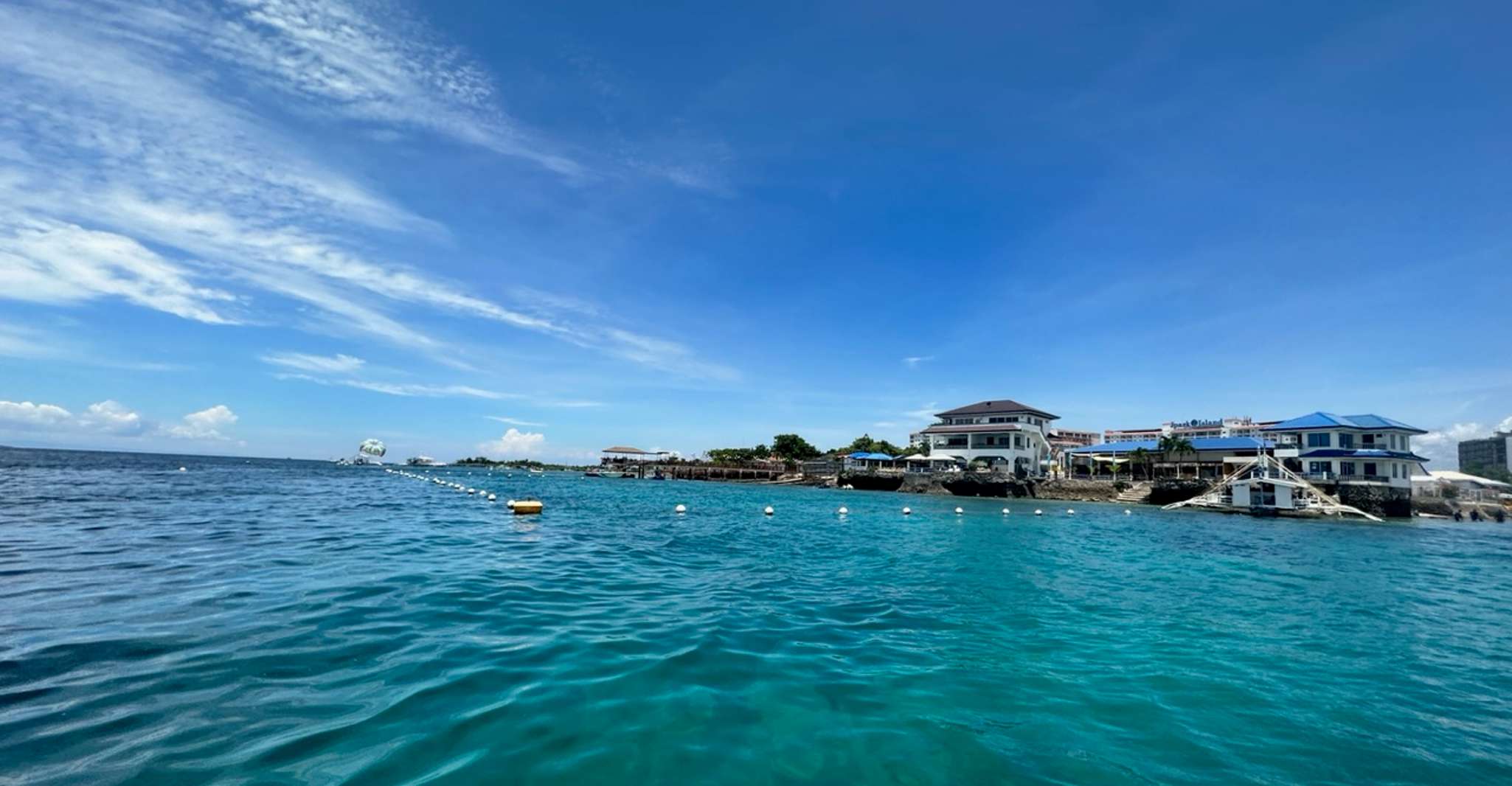 Cebu, l'île de Mactan plongée sur la plage (pour qui a un permis ) - Hizvo