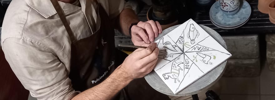 Vietri sul Mare : atelier de décoration en majolique