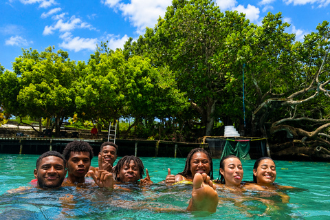 Efate: Snorkeling Adventure with Lunch and Blue Lagoon Visit