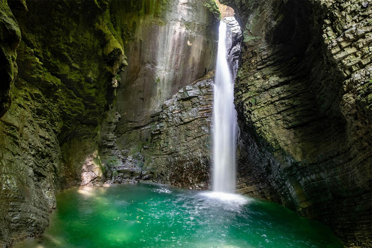 Soča River, Northern Slovenia: A Tour Amid Turquoise Waters and Mountain Flavors Julian Alps in Spanish – Private