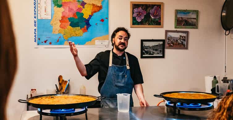 Madrid: Paella and Sangria Workshop in the City Center photo 11