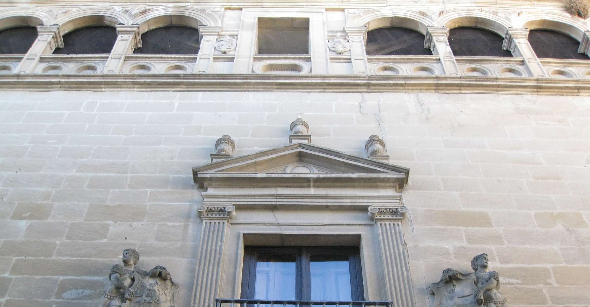 Tur guiado al Palacio Vela de Los Cobos - Hizvo